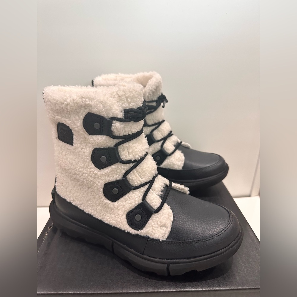 Sorel Boots Explorer ll Joan Cozy NIB - Picture 9 of 15